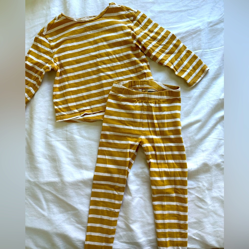 Gap set - long sleeve and leggings